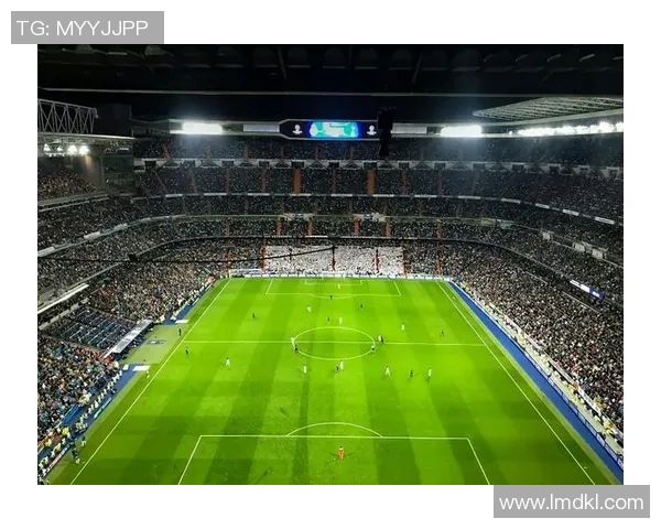 足球明星魅力尽显精美照片壁纸让你随时感受绿茵场上的激情与荣耀